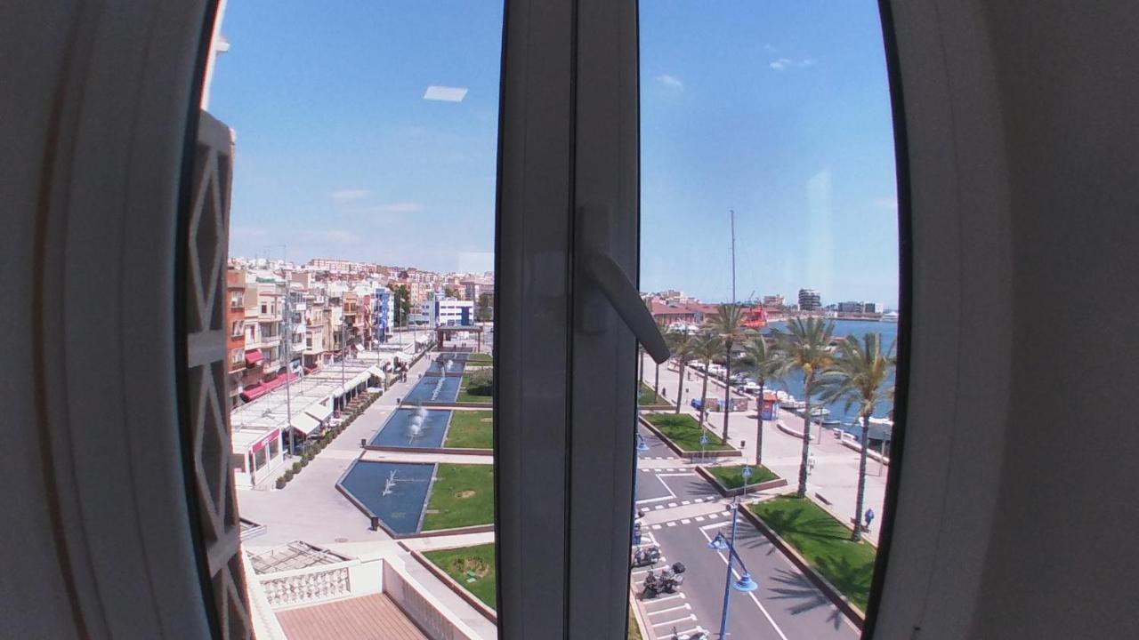 Port 4 *